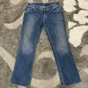 Silver Jeans Women's Straight Leg in Classic Blue